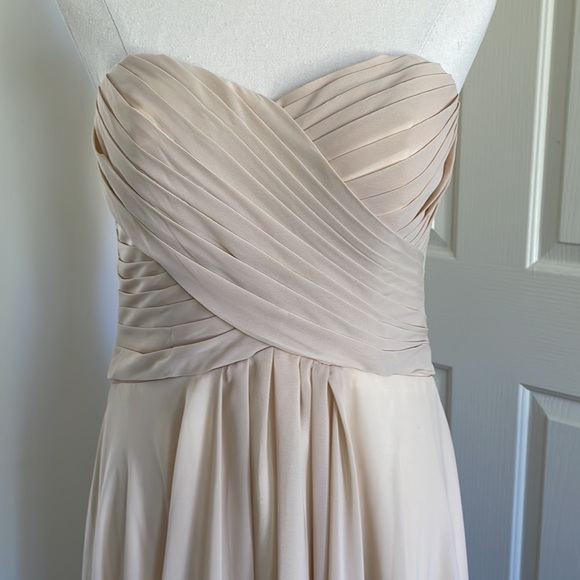 Stunning cream gown perfect for prom or wedding - Picture 2 of 16